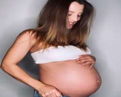 We will soon hear good news from her as the actress shared her photograph showing a baby bump on her Instagram post in February 2022.
